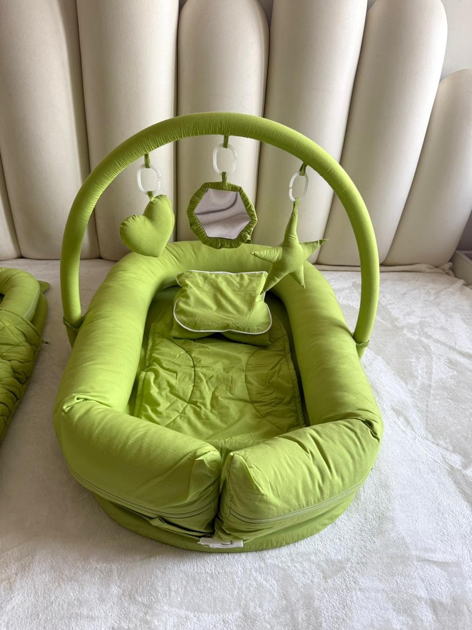 Pre-Owned Tulo Baby Nest Bed with Mosquito Net & Play Hanger