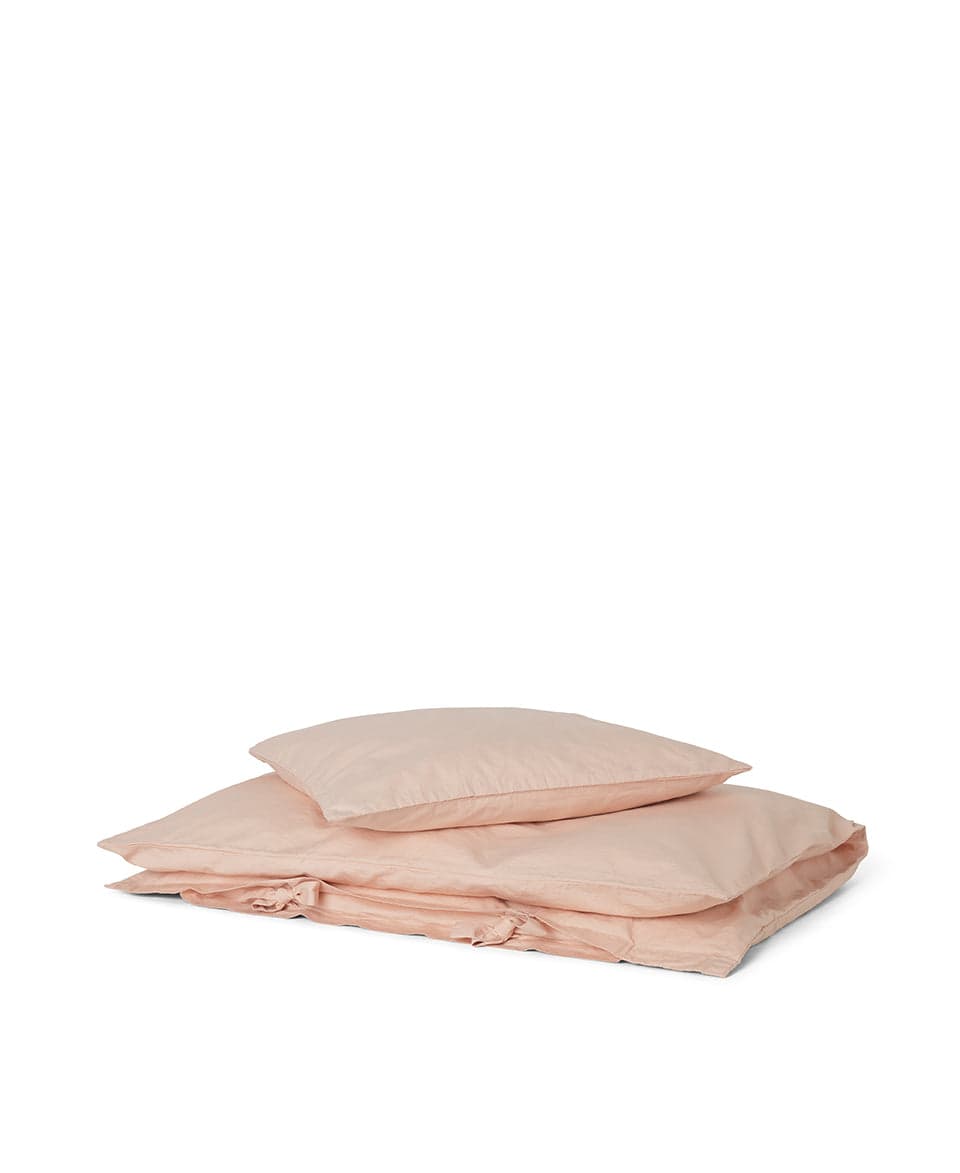 Bee Baby Bedding in Appleblossom by Oliver Furniture, made from 100% organic cotton percale.